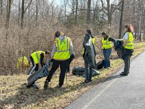 HC1 Members of the Wallkill Valley Regional High School Ecology Club collect litter along Bunn and Franek roads in Hardyston on March 20. (Photos provided)