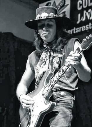 <b>Tommy Katona</b>
