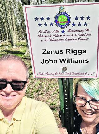 <b>Lisaann VanBlarcom Permunian, right, is shown with Vernon Mayor Anthony Rossi.</b>