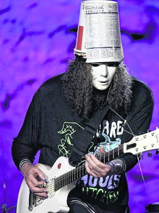 Buckethead brings virtuosic guitar spectacle