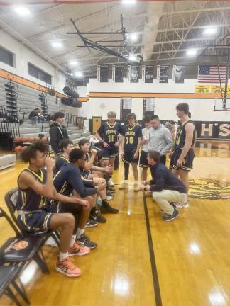The Vernon High School boys basketball team will play in a Christmas tournament Tuesday, Dec. 27 at Lakeland High School.