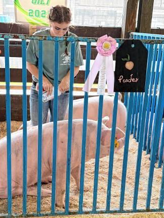 <b>A prize winner Tuesday, Aug. 5 (Photo by Denise von Wilke)</b>