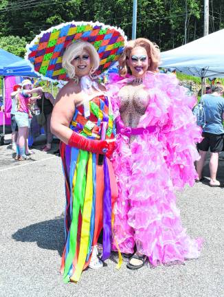 <b>Cookie Doe of Newton and Double Dietrich of Sparta pose for a photo.</b>