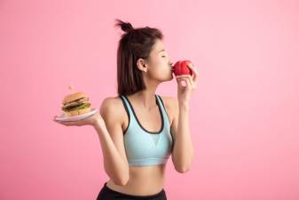 Not eating enough fruit resulted in a 7.5 percent higher risk of dying of CMD, while eating too much processed meat resulted in a 8.2 percent higher risk, according to a study.