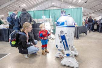 Will Muttart, 2, meets R2-D2 on Saturday, Jan. 28 at the Garden State Comic Fest’s Winter Fest. (Photos by Sammie Finch)