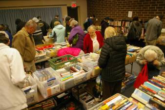 Book sale at Dorothy Henry Library this weekend