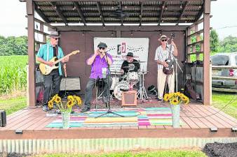 <b>Fabulous Rhythm Aces</b>