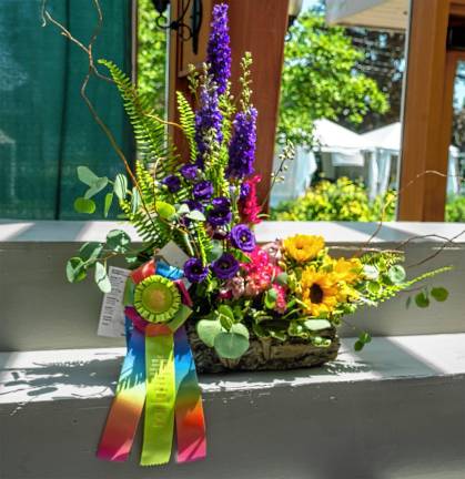 <b>Best in Show floral arrangement Saturday, Aug. 2. (Photo by Nancy Madacsi)</b>
