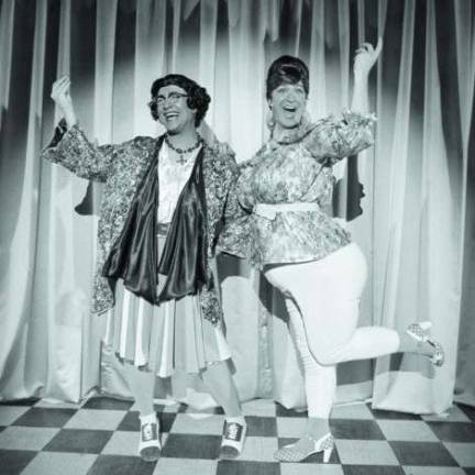 The Calamari Sisters to perform at Newton Theatre the next couple of weekends.