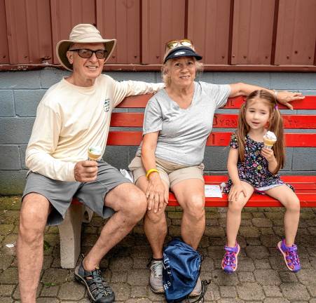 <b>Ed Leigh and Nadia Kramer take a break Tuesday, Aug. 5. (Photo by Nancy Madacsi)</b>