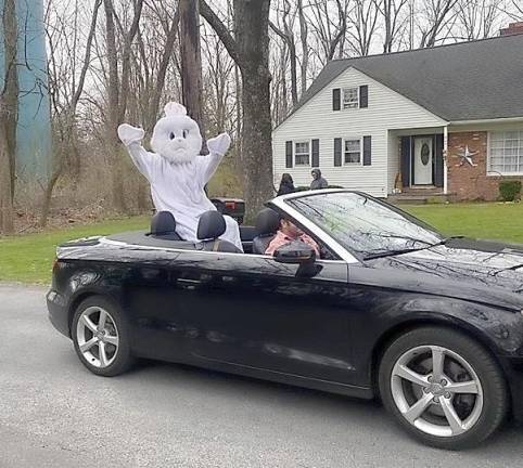 Easter Bunny makes a surprise visit during quarantine