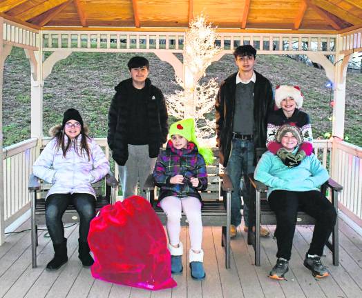 Olivia Carrasco, Robert Dutko, Savanna Carrasco, Joel Castilla, Dean Carrasco and Mark Testa of Franklin are shown.