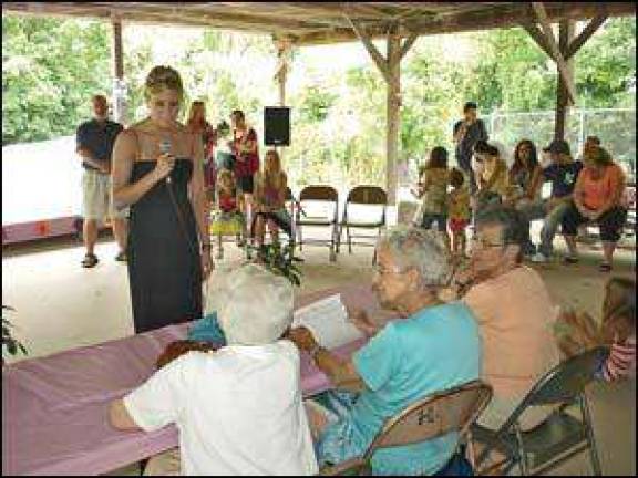 The Lovely Miss Hamburg, Kristen Sanders