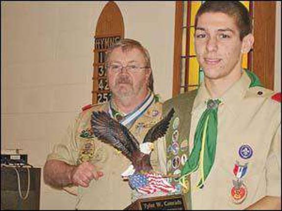 Young man earns Eagle ranking