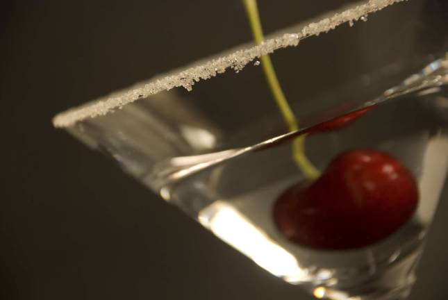 Tips for staying sober during the holiday social drinking season