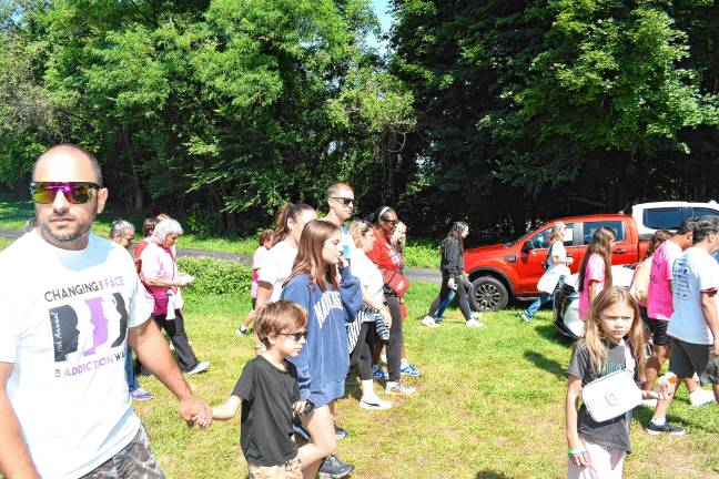700 walk to change face of addiction