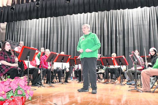 Judy Bobiak introduces the Franklin Band.