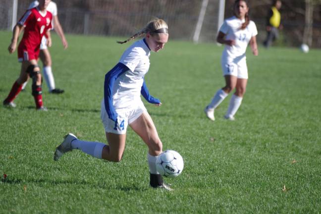 Kittatinny's Kailey VanWingerden moves the ball.