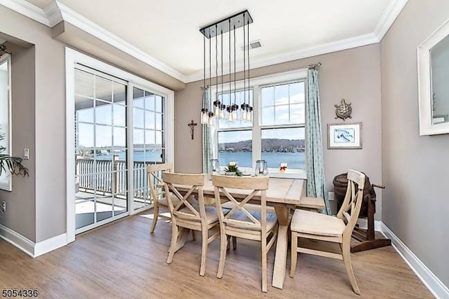Mariner’s Pointe lakefront townhouse is modern and stylish