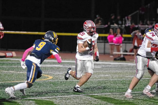 <b>High Point quarterback Jerron Martress carries the ball. He made two touchdowns, passed for 102 yards and rushed for 76 yards.</b>