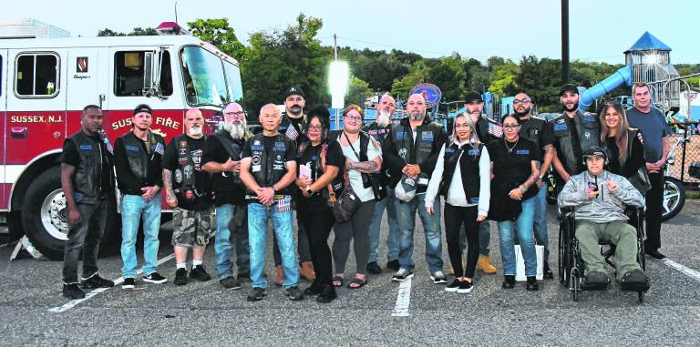 Bikers Blue Blood LEMC/Butler VFW poses for a photo.